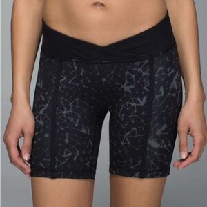 Lululemon Pedal Pace 6.5"Cycling Shorts Size 10 Star Crushed Coal‎ Black Women's